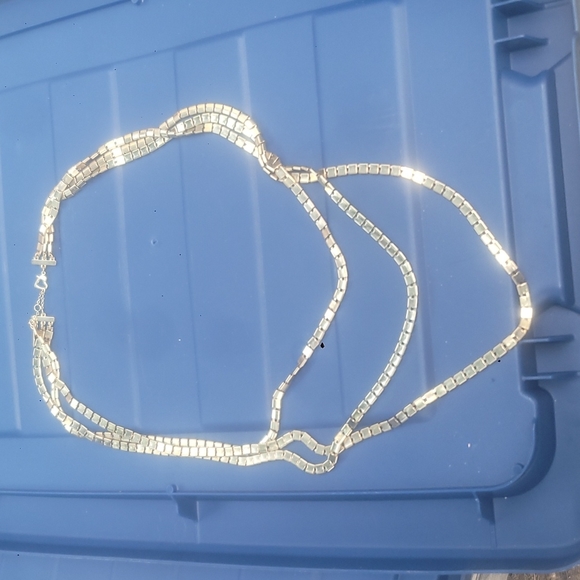 Jennifer Lopez tri strand necklace - Picture 5 of 8